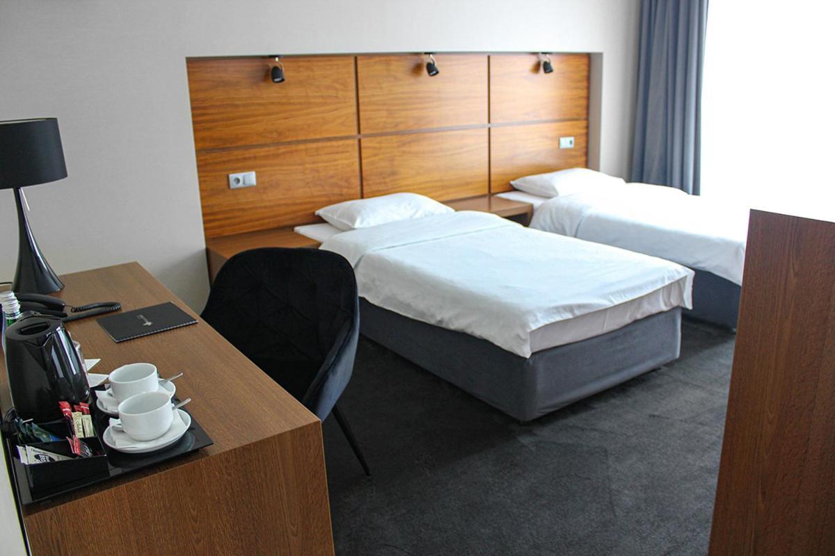Willa Port Ostróda Exteriör bild A room at the hotel