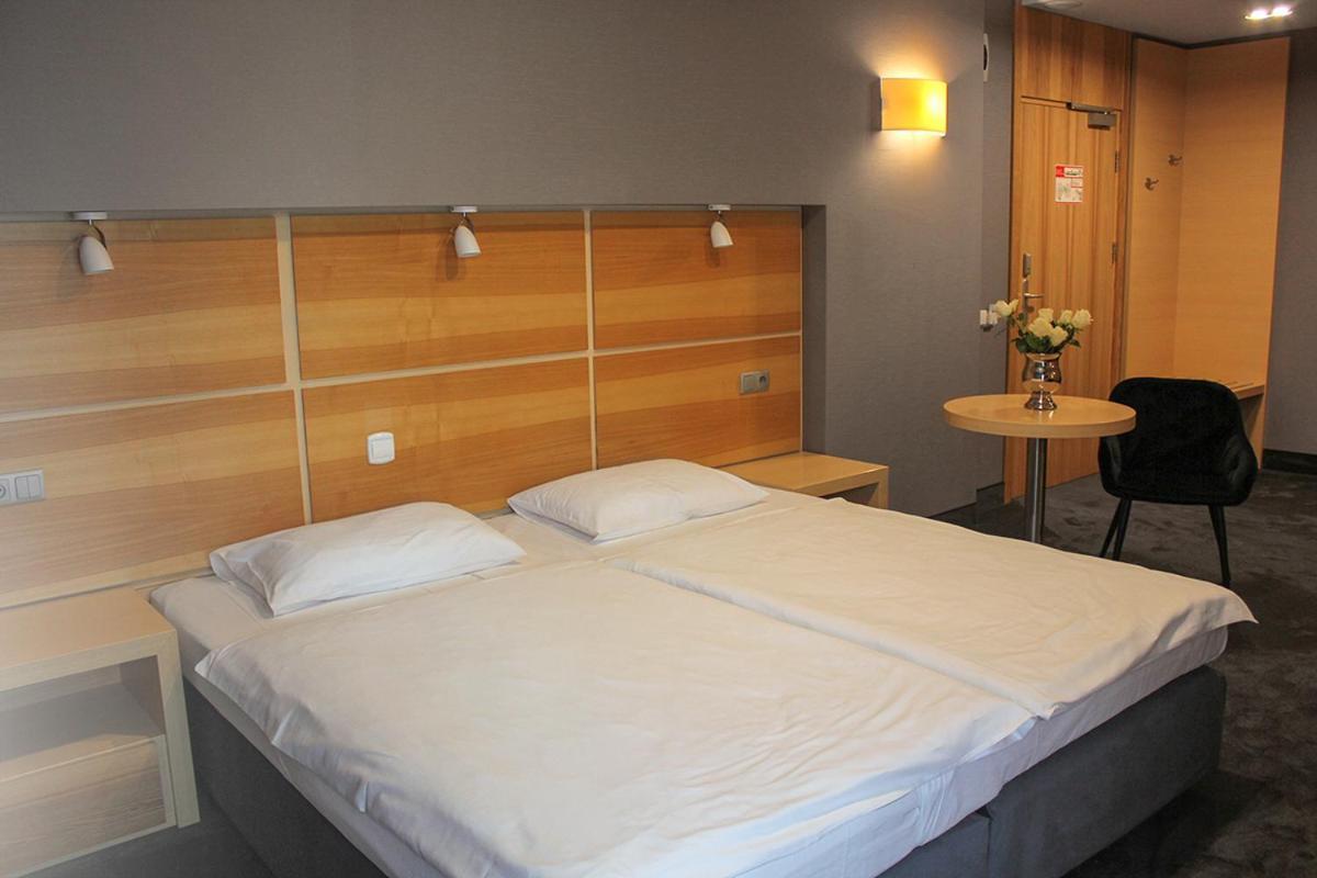 Willa Port Ostróda Exteriör bild A room at the hotel