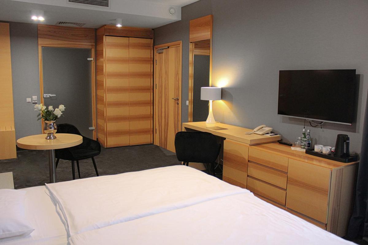 Willa Port Ostróda Exteriör bild A room at the hotel