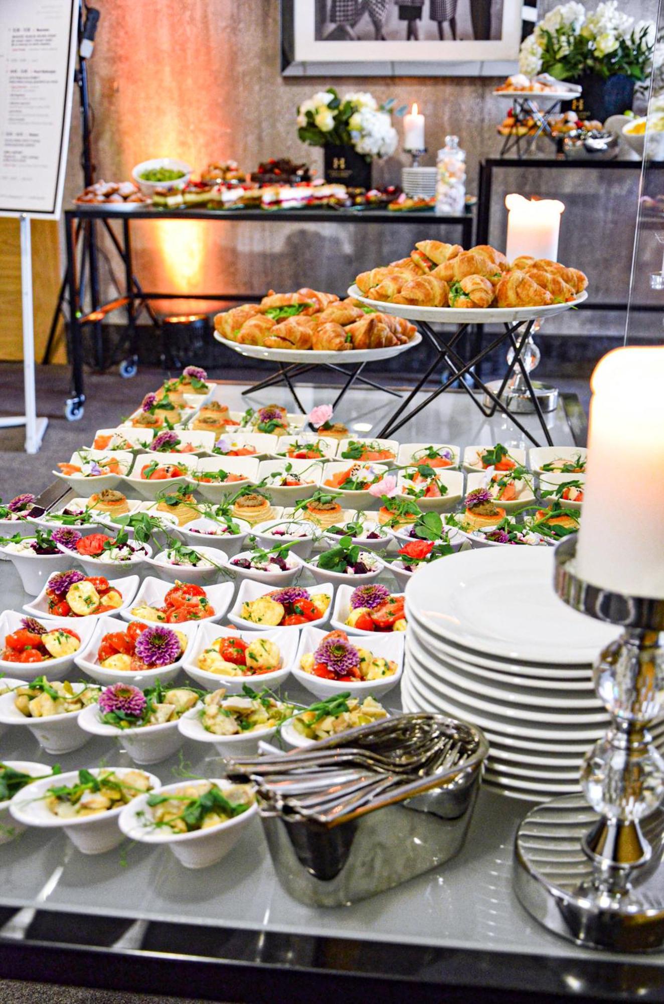 Willa Port Ostróda Exteriör bild A buffet