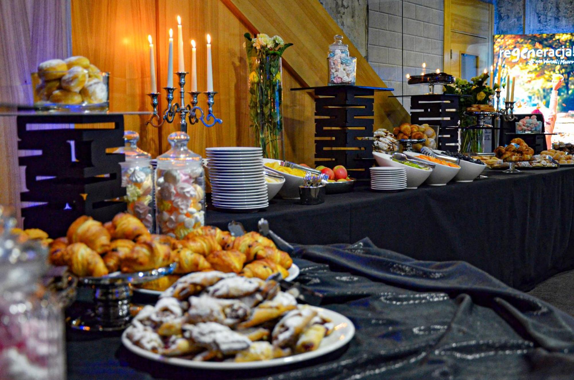 Willa Port Ostróda Exteriör bild A buffet at a wedding reception